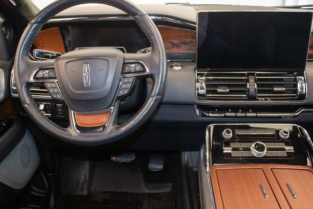 Used 2024 Lincoln Navigator Black Label image 18