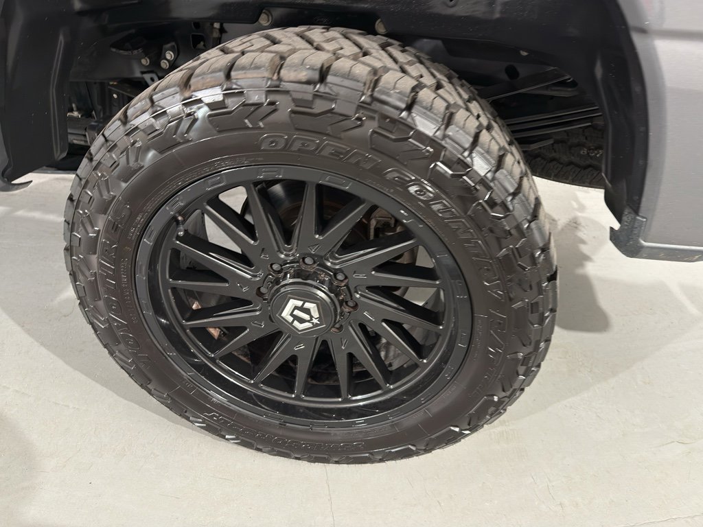 Used 2023 Ford F350 Platinum image 6