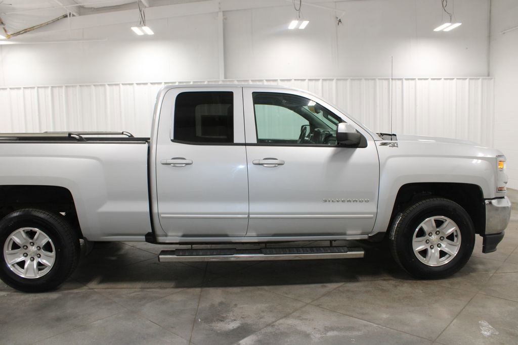 Used 2018 Chevrolet Silverado 1500 LT AWD/4WD image 11