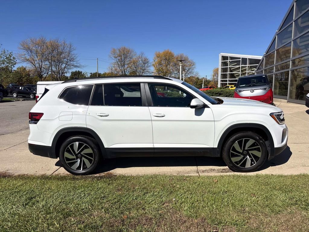 Used 2025 Volkswagen Atlas SE image 8