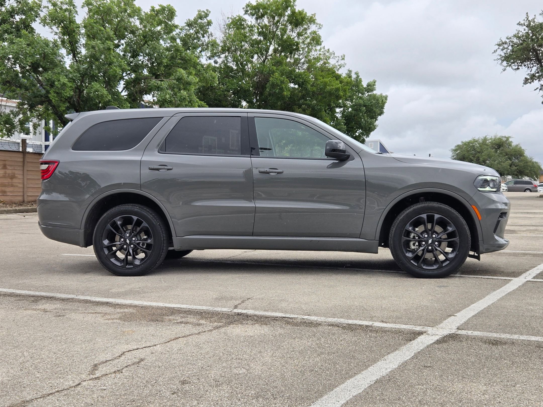 Used 2025 Dodge Durango GT AWD/4WD image 3