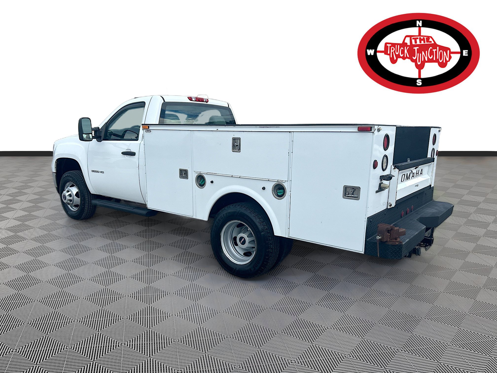 Used 2011 GMC Sierra 3500 W/T RWD image 5