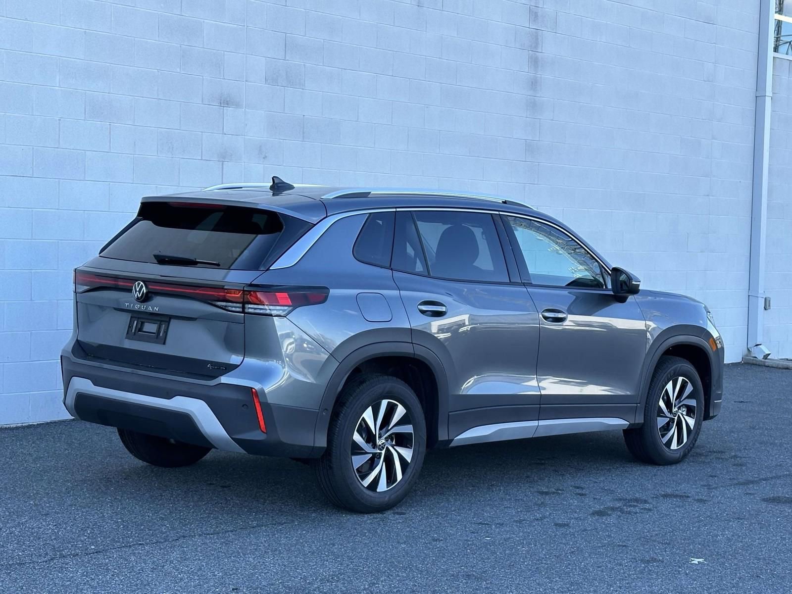 New 2026 Volkswagen Tiguan S image 5