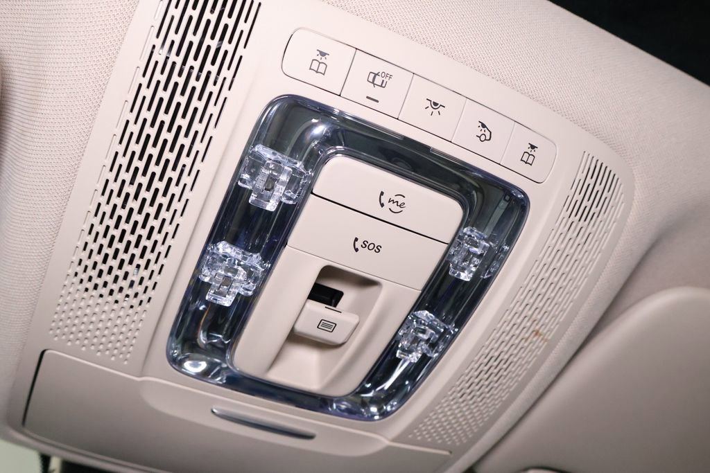 Used 2021 Mercedes-Benz GLA 250 4MATIC w/ Premium Package image 32