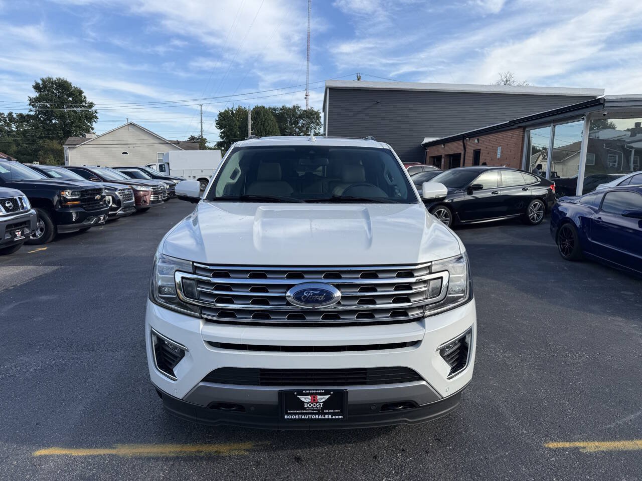 Used 2020 Ford Expedition Limited w/ Equipment Group 302A AWD/4WD image 2