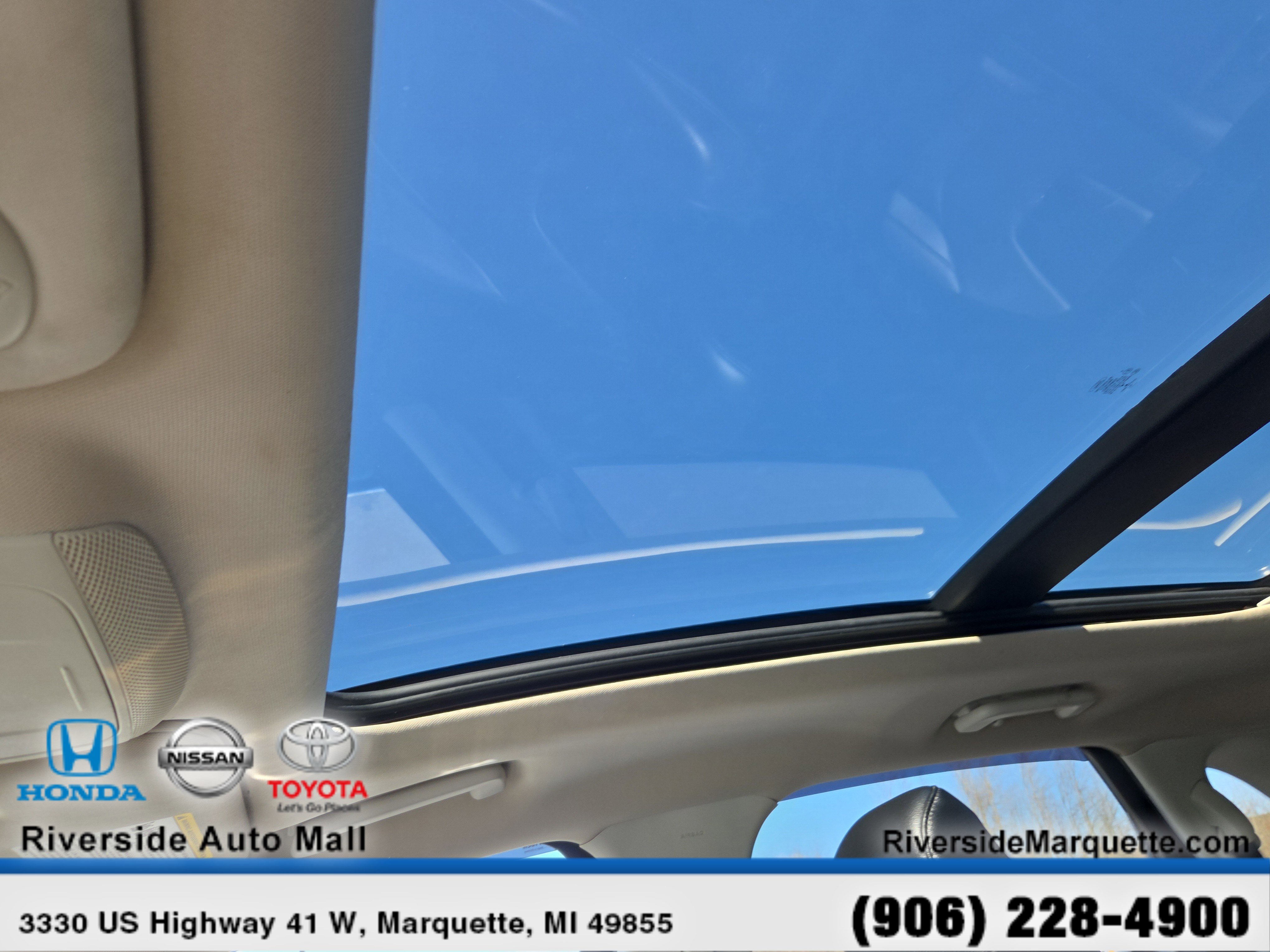 Used 2020 Ford Edge Titanium w/ Equipment Group 301A AWD/4WD image 23