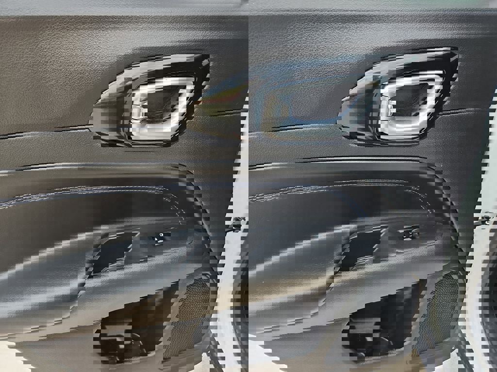 New 2026 Jeep Compass Latitude image 17