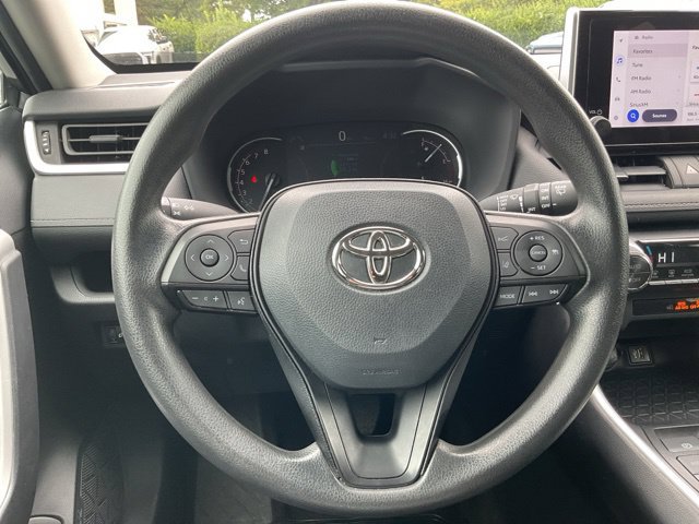 Used 2024 Toyota RAV4 XLE FWD image 21