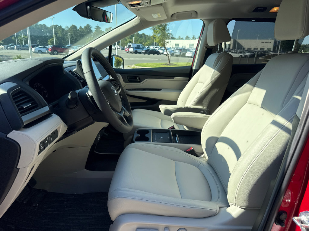 Certified 2026 Honda Odyssey EX-L image 13