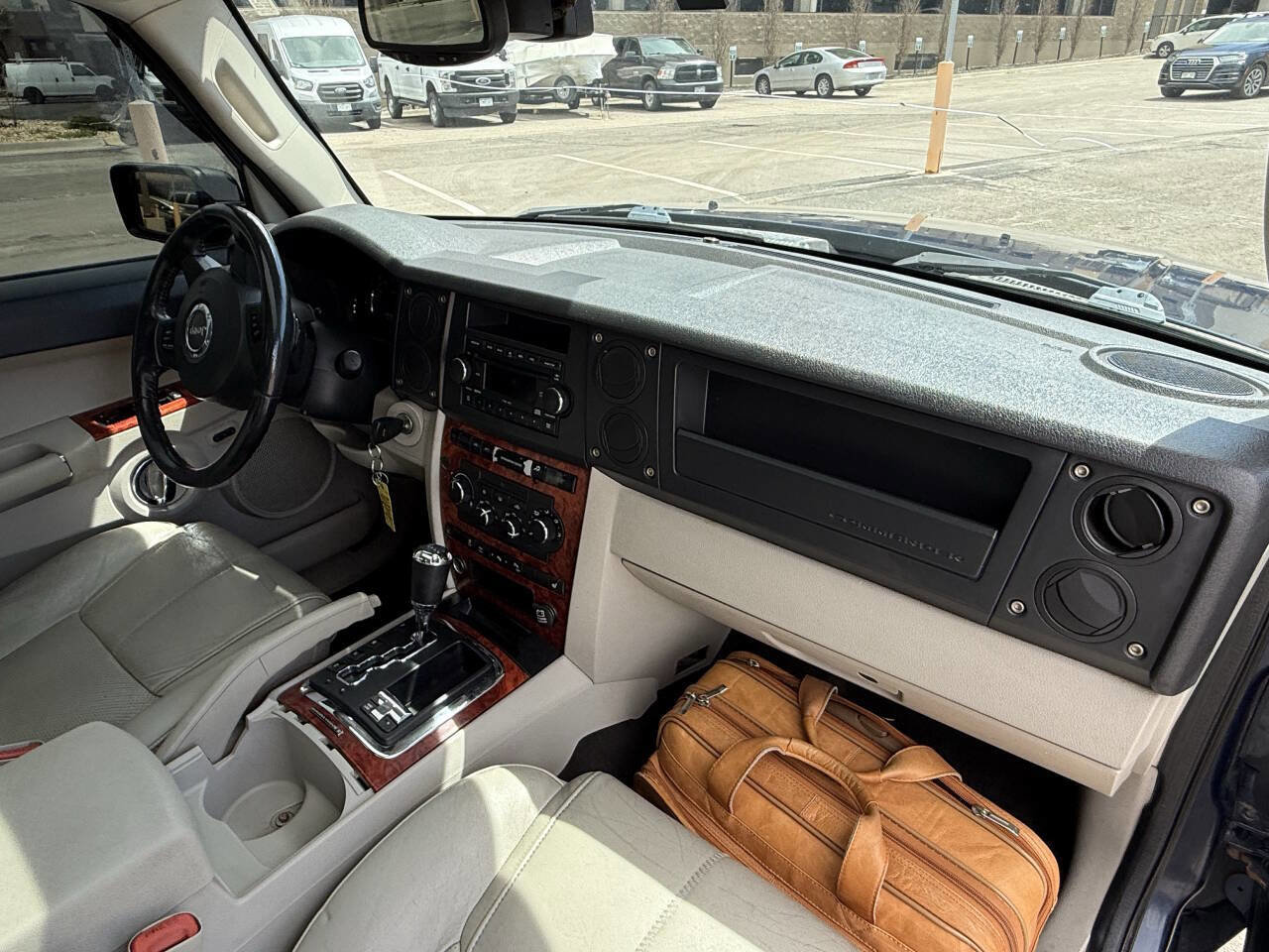 Used 2006 Jeep Commander Limited w/ Trailer Tow Group IV image 26