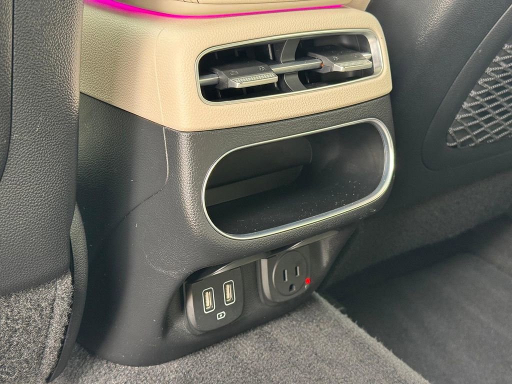 Used 2022 Genesis GV70 2.5T w/ Advanced Package image 12