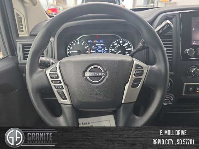 Used 2023 Nissan Titan S image 14