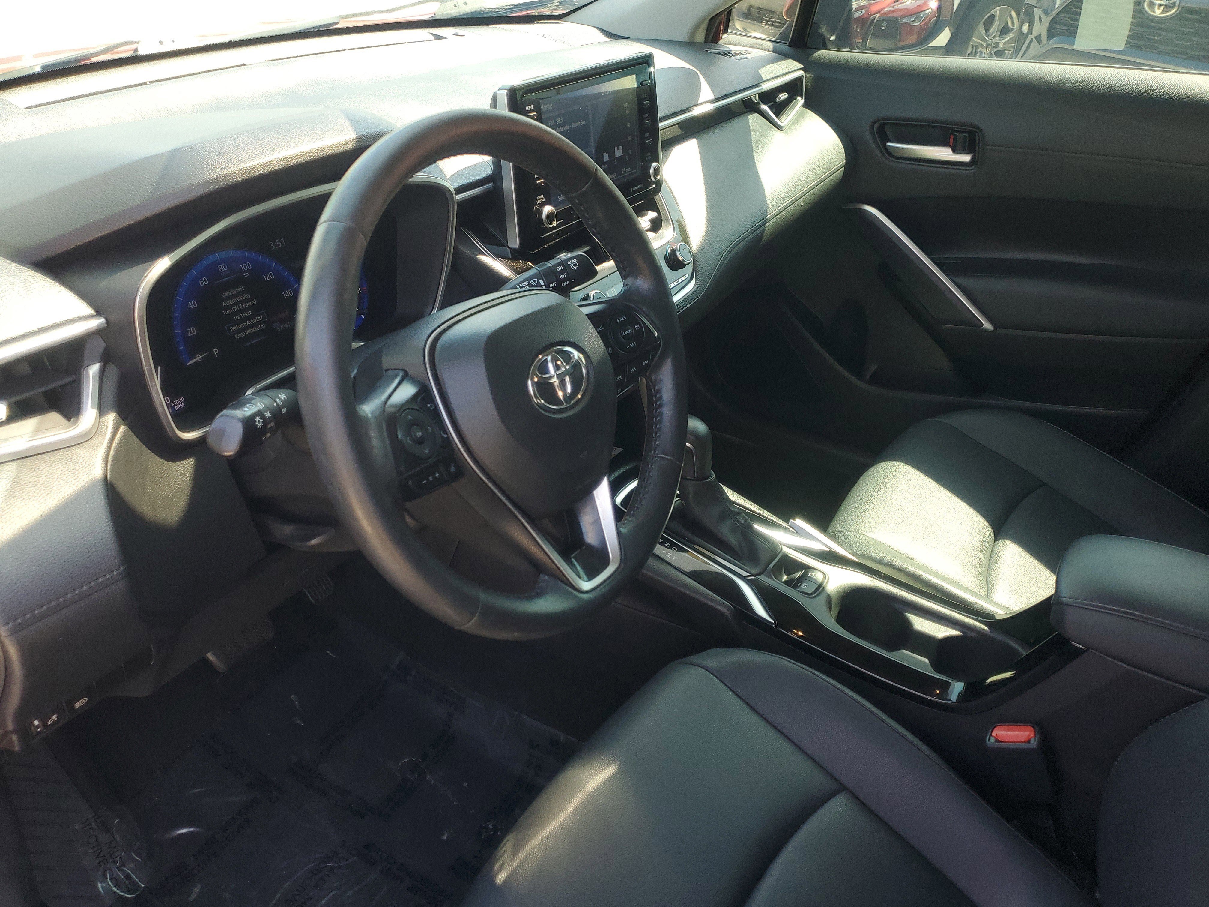 Used 2022 Toyota Corolla Cross XLE FWD image 16
