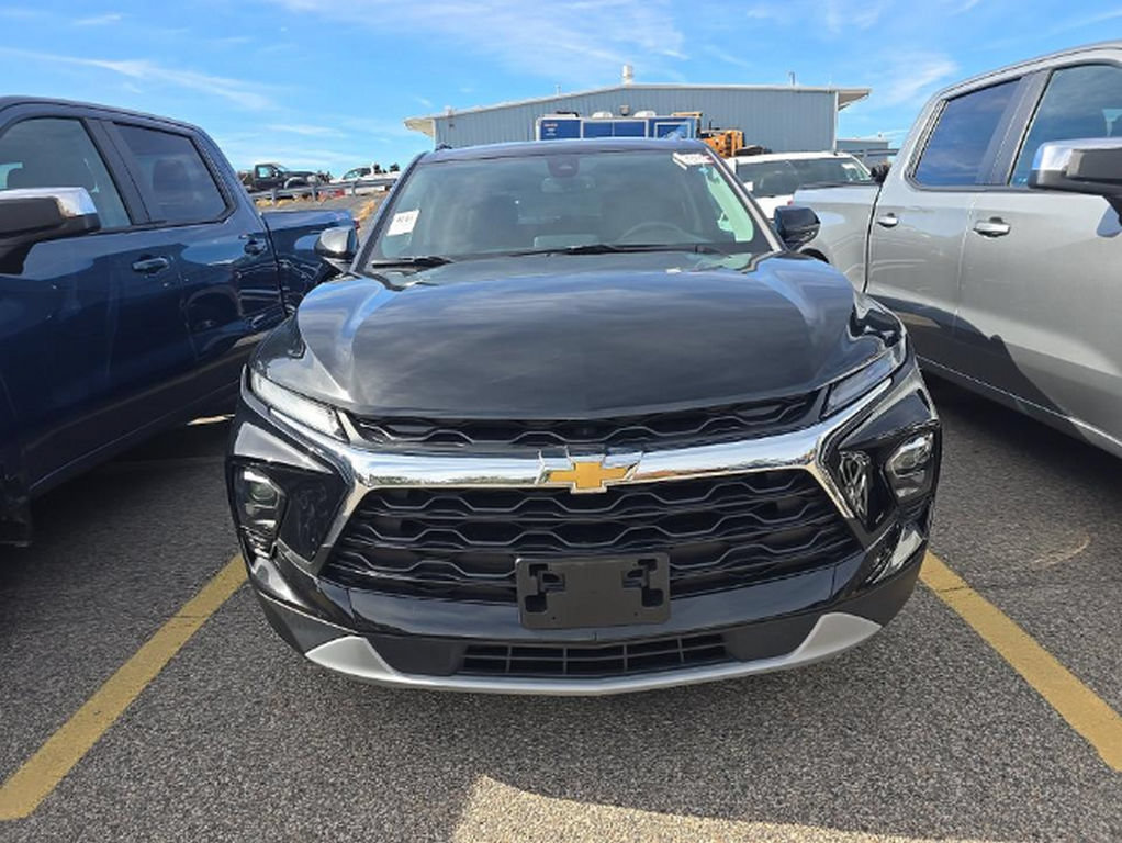 Used 2023 Chevrolet Blazer LT w/ Convenience Package AWD/4WD image 2