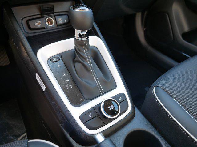 New 2026 Hyundai Venue SEL FWD image 9