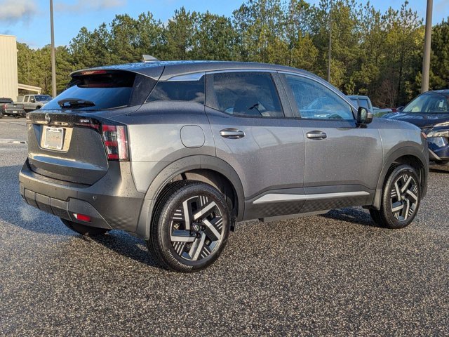 Used 2025 Nissan Kicks SV image 4