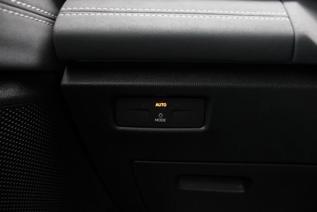 New 2026 Volkswagen Tiguan SE R-Line AWD/4WD image 10