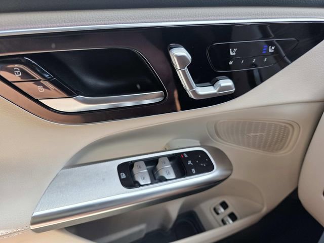 New 2025 Mercedes-Benz GLC 350e 4MATIC image 13