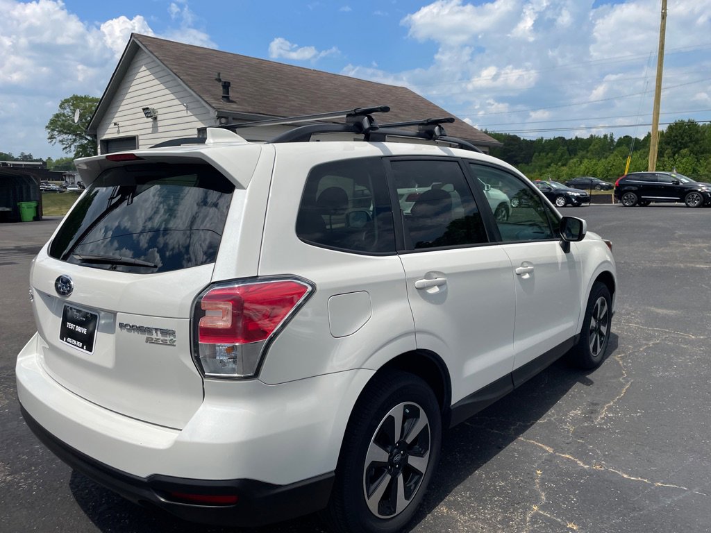 Used 2017 Subaru Forester 2.5i Premium AWD/4WD image 6