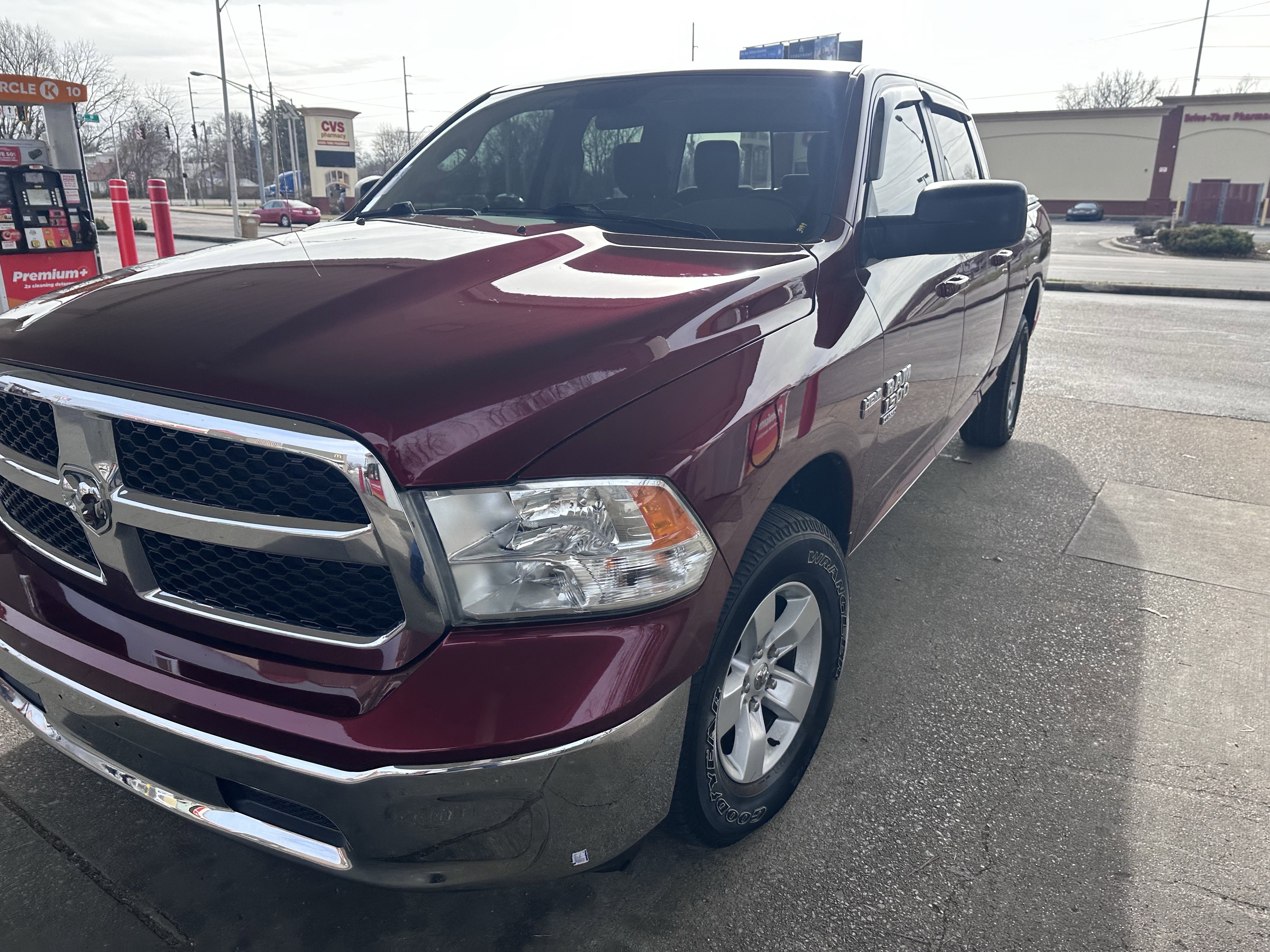 Used 2019 RAM 1500 Classic SLT image 3
