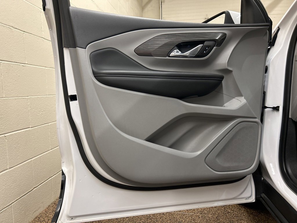 Used 2024 GMC Terrain SLE image 13