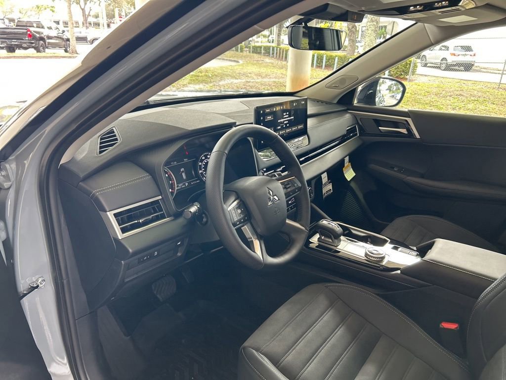New 2026 Mitsubishi Outlander Trail Edition image 6