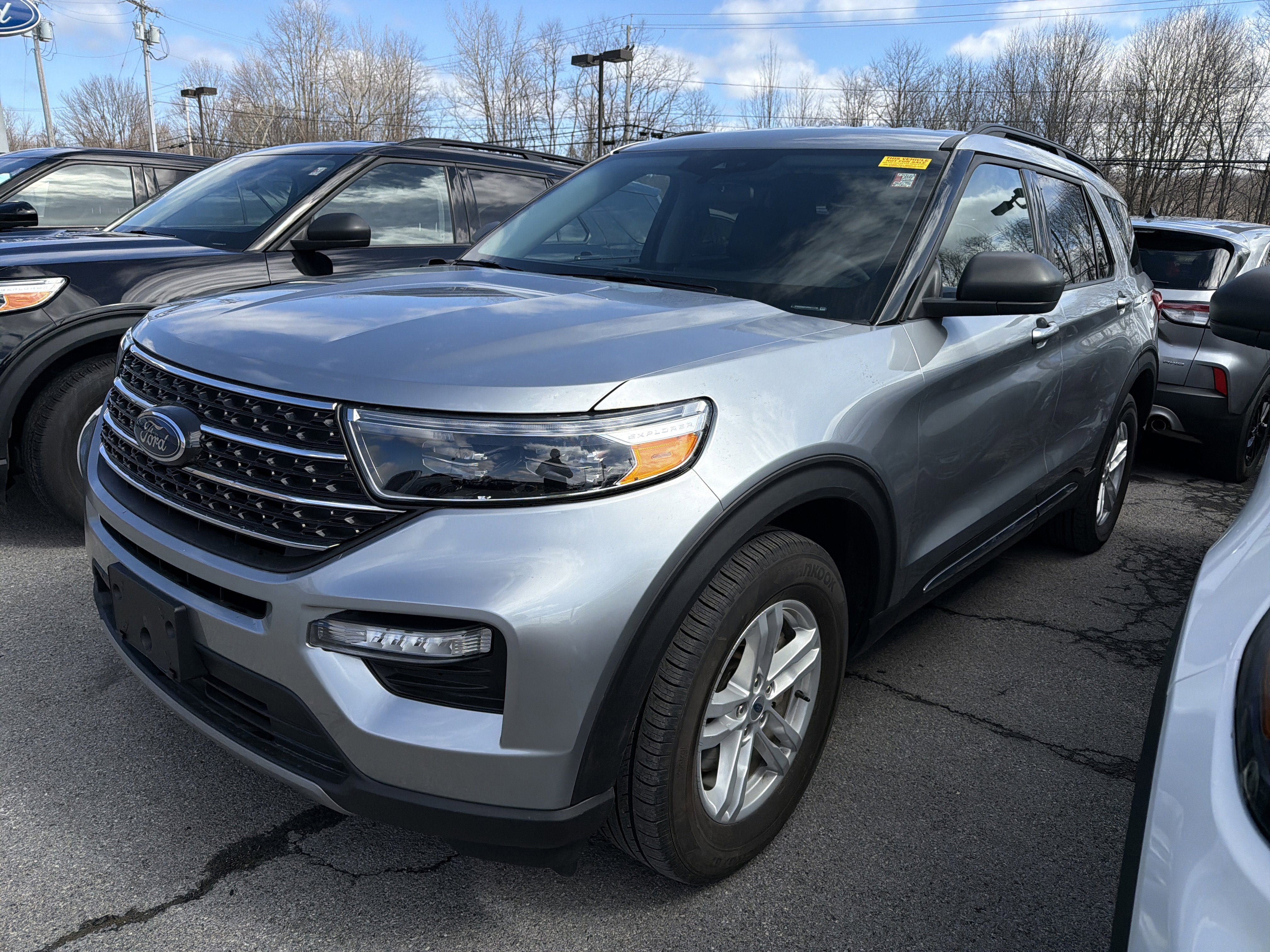 Used 2024 Ford Explorer XLT w/ Equipment Group 202A image 4