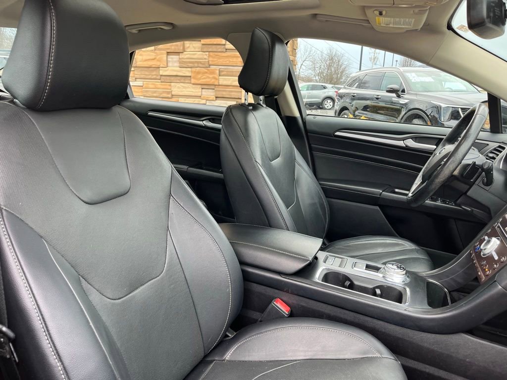 Used 2020 Ford Fusion Titanium image 30