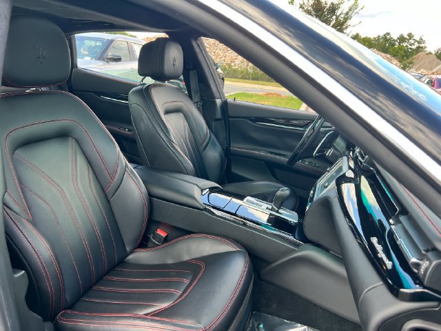 Used 2016 Maserati Quattroporte S RWD image 28