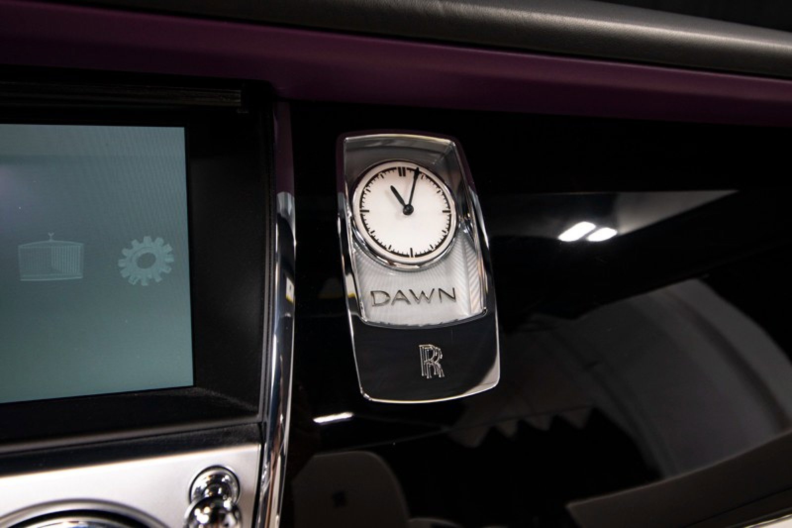 Used 2017 Rolls-Royce Dawn image 30