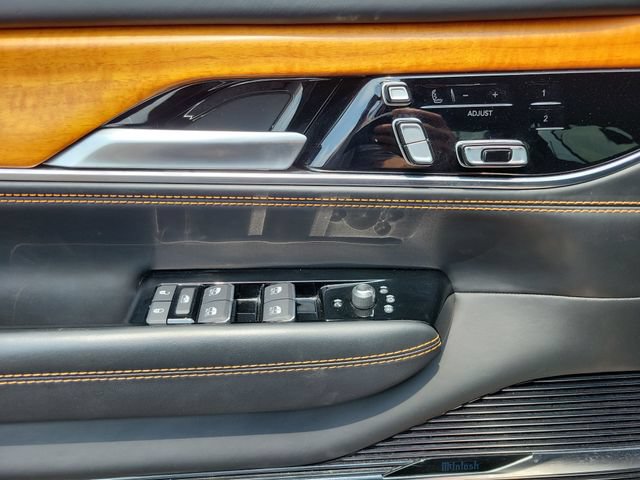 Used 2024 Jeep Grand Wagoneer L Series III AWD/4WD image 13