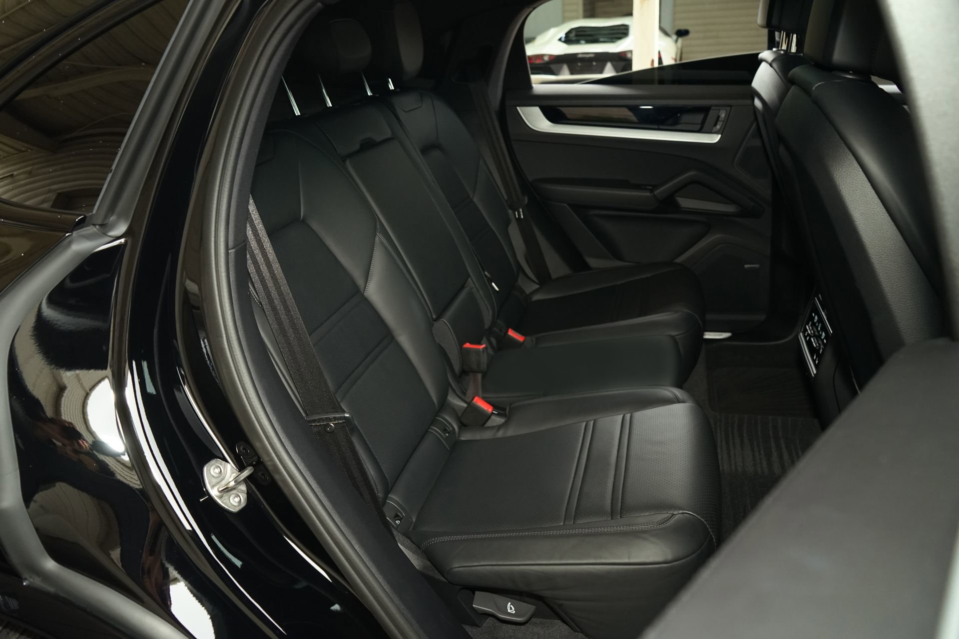 Used 2024 Porsche Cayenne S image 20