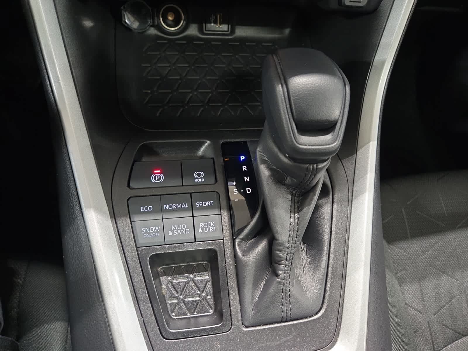 Used 2023 Toyota RAV4 XLE w/ Convenience Package AWD/4WD image 25