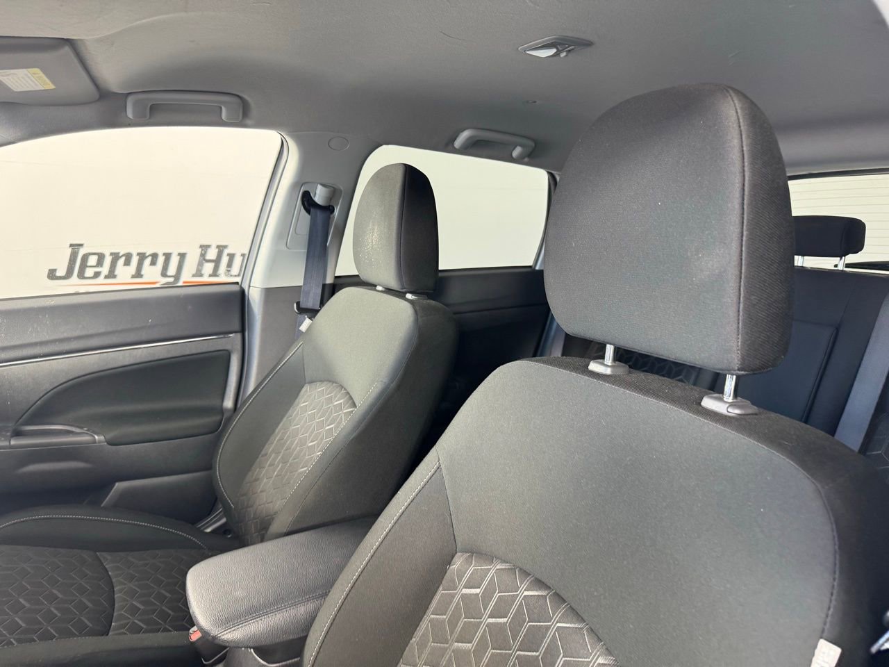 Used 2023 Mitsubishi Outlander Sport ES AWD/4WD image 4