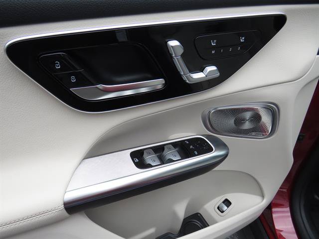 Used 2026 Mercedes-Benz GLC 300 4MATIC image 9