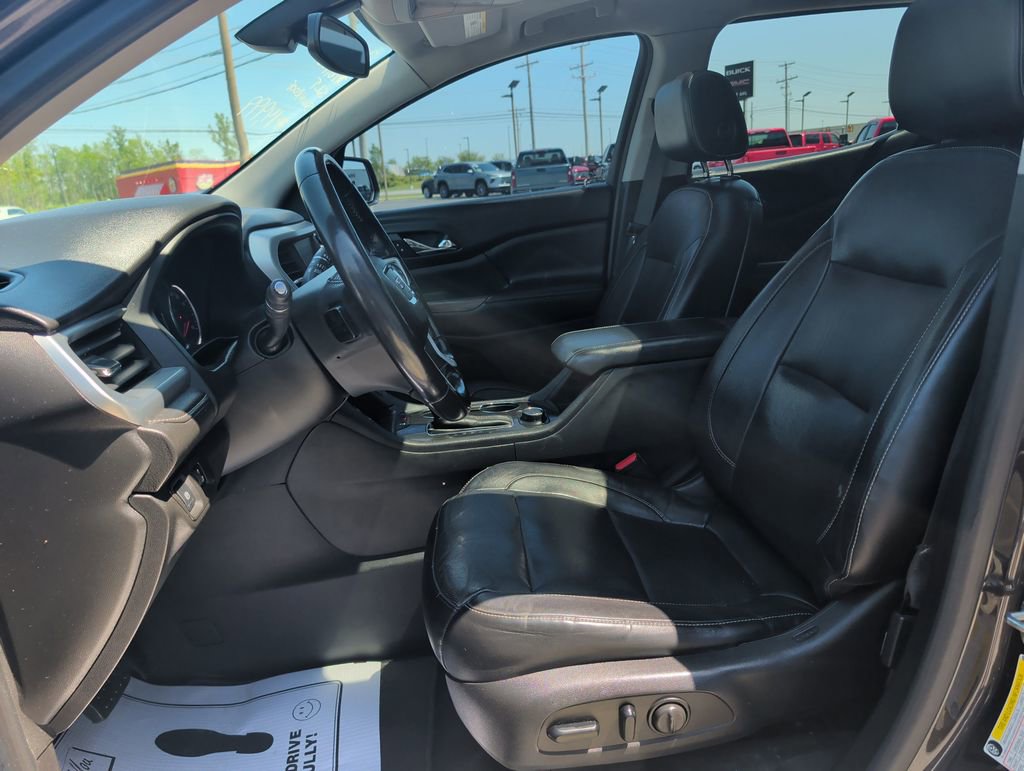 Used 2018 GMC Acadia SLT w/ LPO, Floor Liner Package FWD image 13
