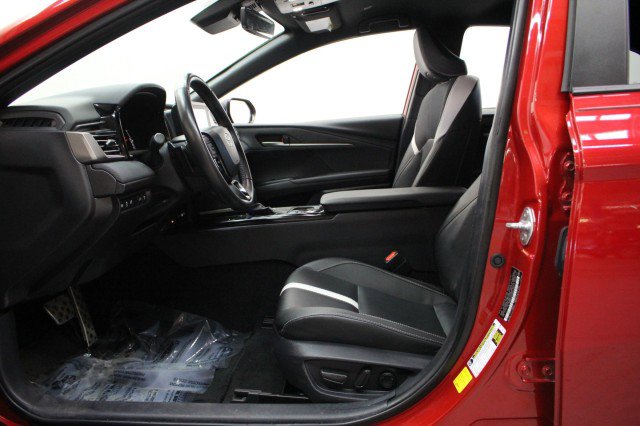 Used 2025 Toyota Camry SE w/ Convenience Package image 5