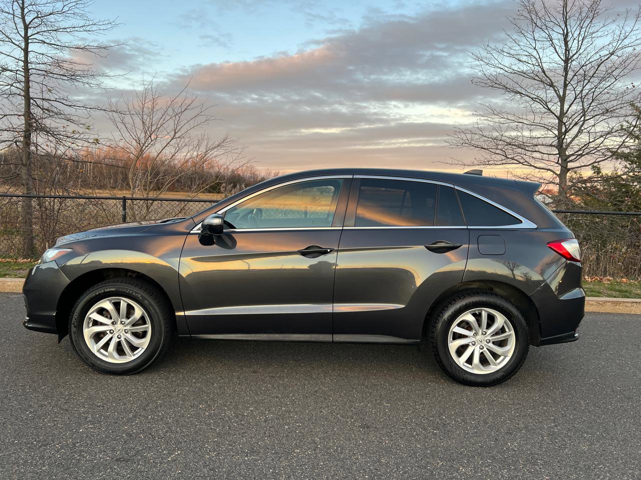 Used 2016 Acura RDX AWD w/ Technology Package image 4