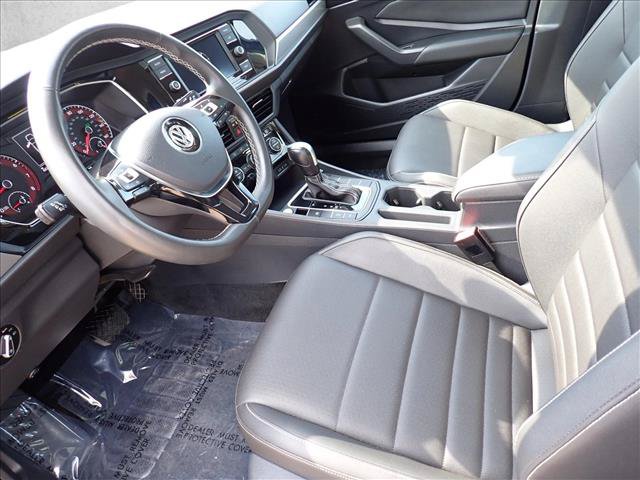 Used 2021 Volkswagen Jetta SE w/ SE Cold Weather Package FWD image 9