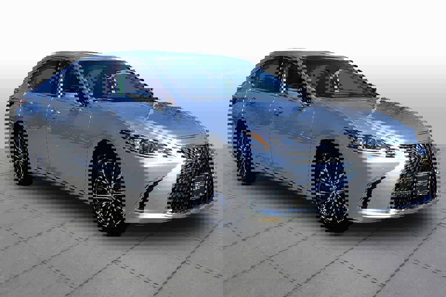 Certified 2025 Lexus ES 350 w/ Premium Package image 3