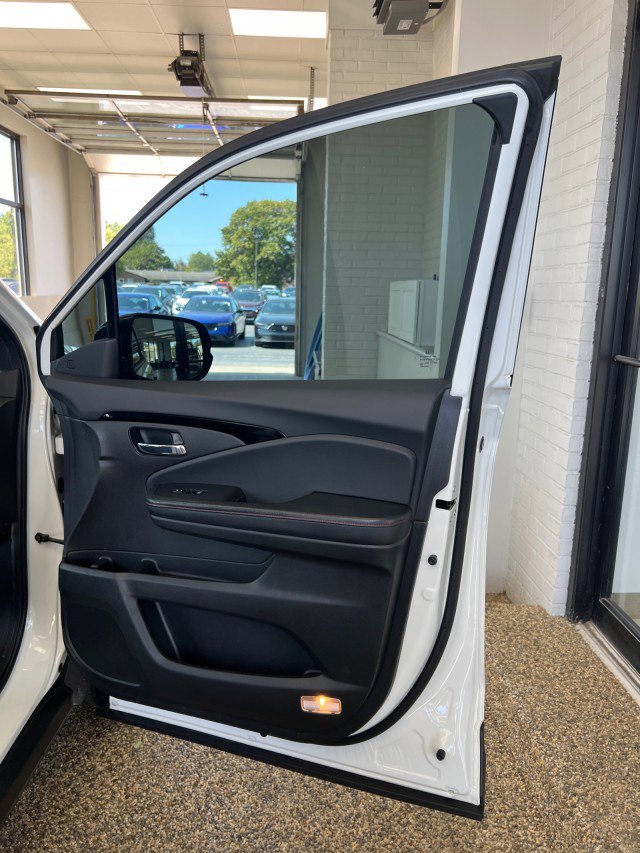 Used 2021 Honda Pilot Black Edition image 15