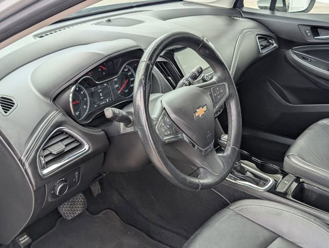 Used 2018 Chevrolet Cruze Premier image 12
