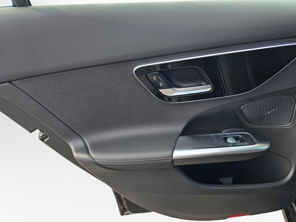 New 2026 Mercedes-Benz C 300 4MATIC Sedan image 18