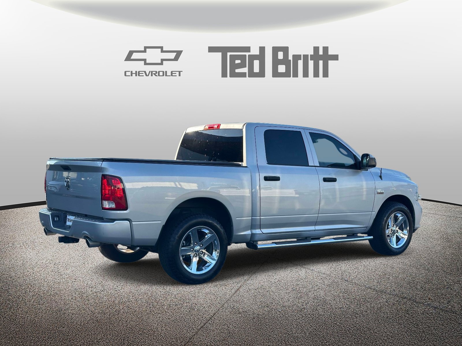 Used 2018 RAM 1500 Express w/ Express Value Package AWD/4WD image 4