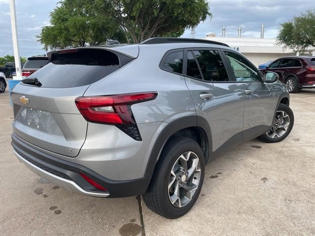 Used 2025 Chevrolet Trax LT image 4