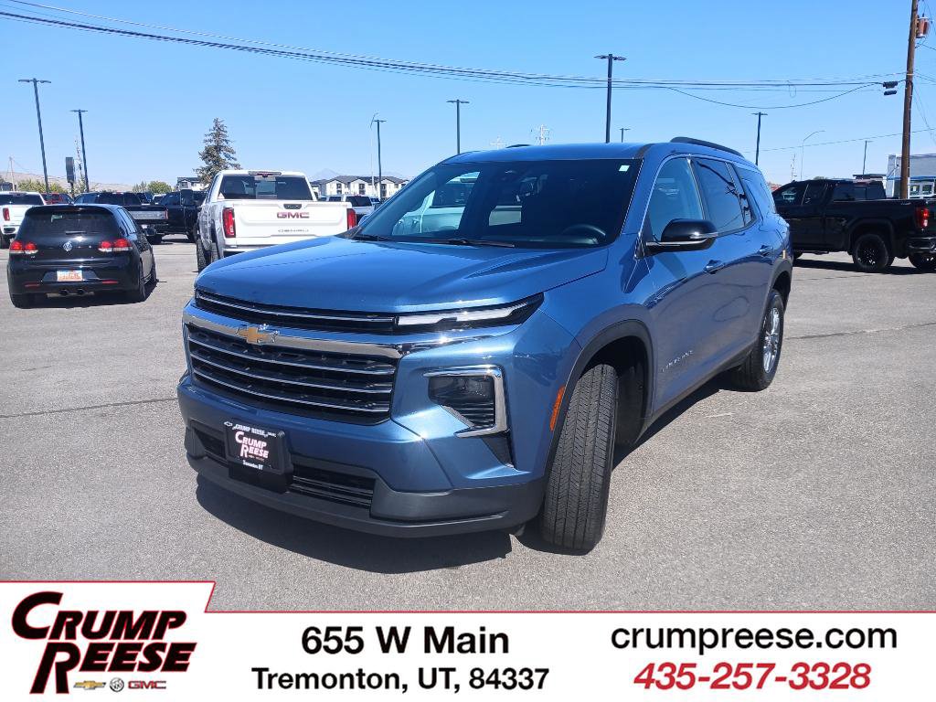 Used 2025 Chevrolet Traverse LT