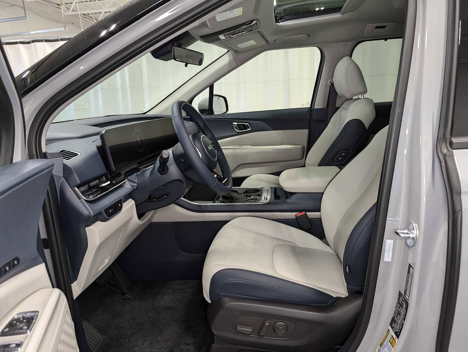 New 2026 Kia Carnival SX image 4