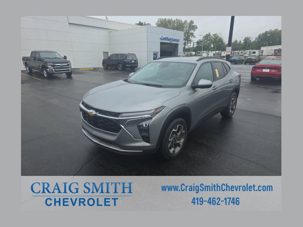 Used 2024 Chevrolet Trax LT w/ LT Convenience Package FWD image 1