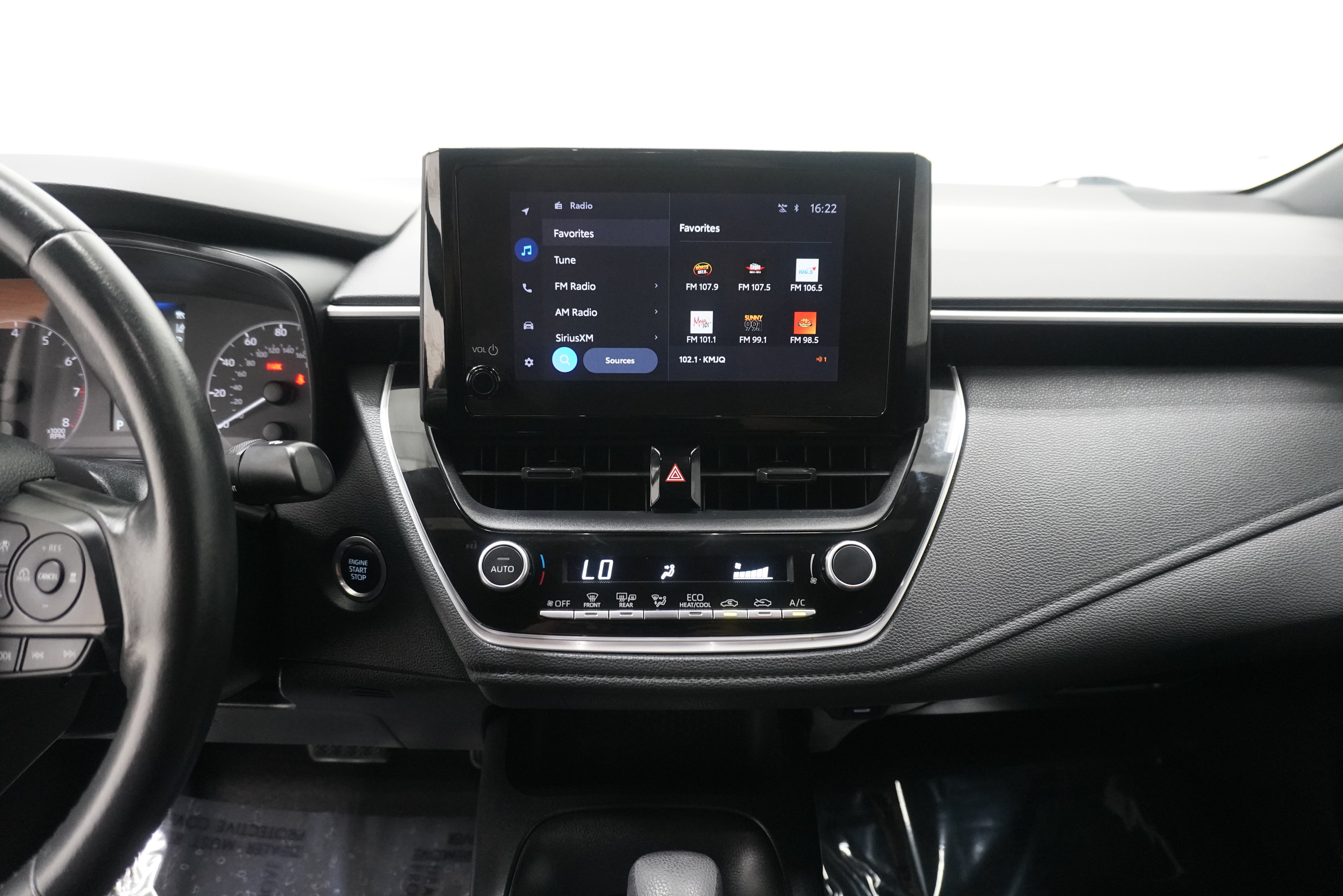 Used 2023 Toyota Corolla SE FWD image 18