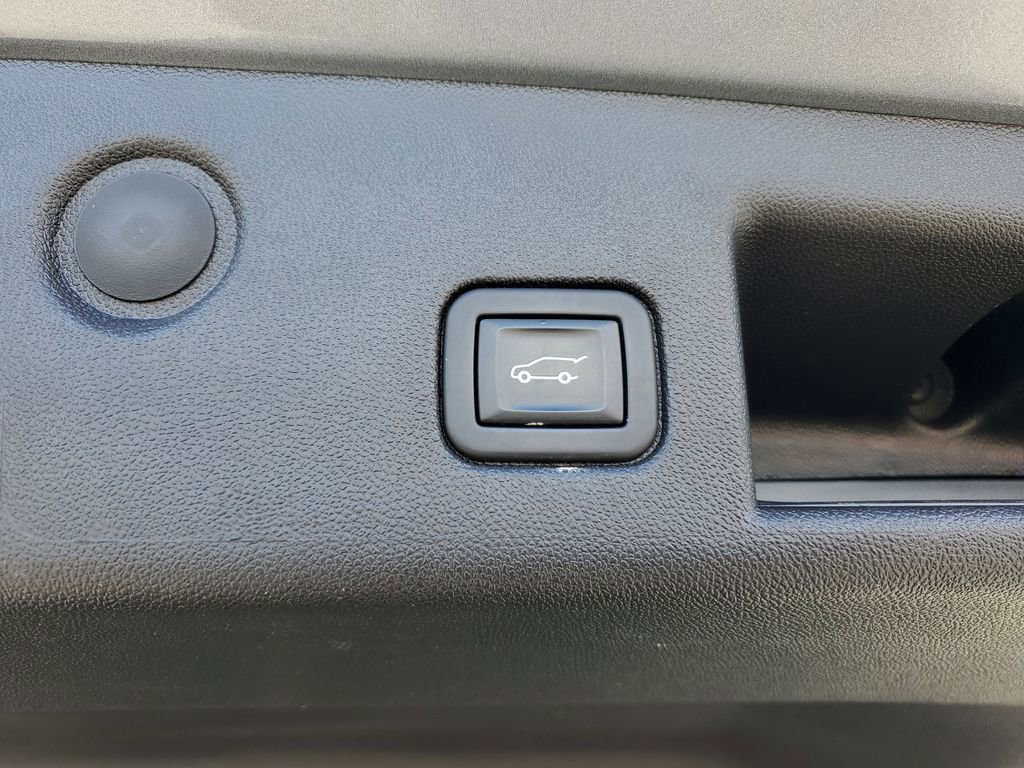 Certified 2024 Chevrolet Equinox Premier FWD image 29